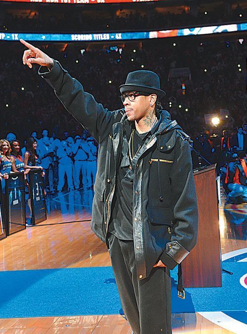 弗里克：佩德里有可能首发；收到消息后我起床看了皇马的集锦（弗里克：佩德里有望先发；得知消息后我起身观看皇马集锦）