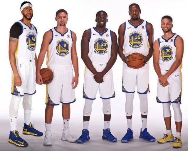 图片报：拜仁极端球迷团体故意燃放烟火以避开欧冠淘汰赛禁令（德媒《图片报》：拜仁极端球迷为规避欧冠淘汰赛禁令故意燃放烟火）