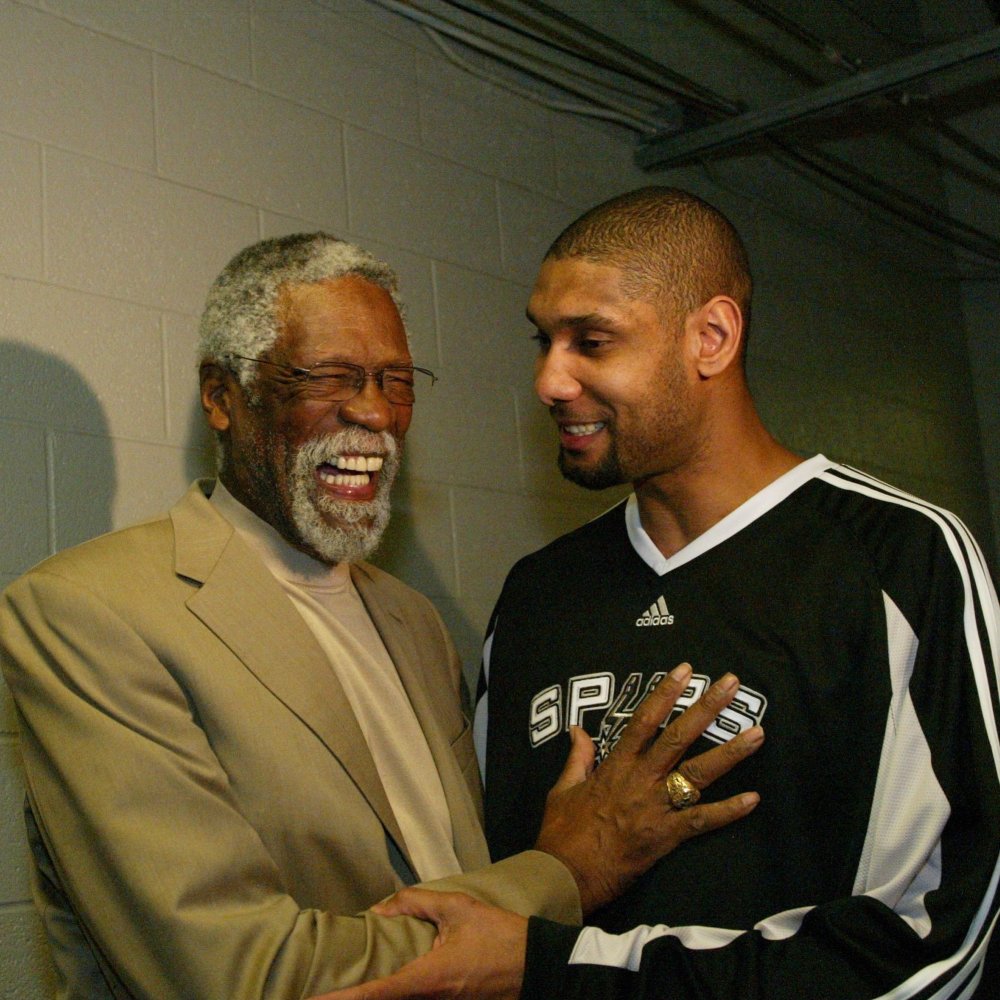 曼联追逐塞梅尼奥：加纳前锋是否准备好迈出下一步？（曼联有意塞梅尼奥：加纳前锋是否已准备迈向更高台阶？）