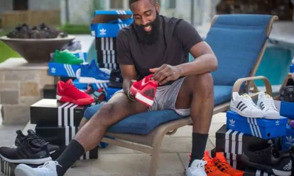 凯恩：其实还不太适应作为替补登场，下半场球队发挥更出色（凯恩：替补出场仍未完全适应，球队下半场表现更佳）