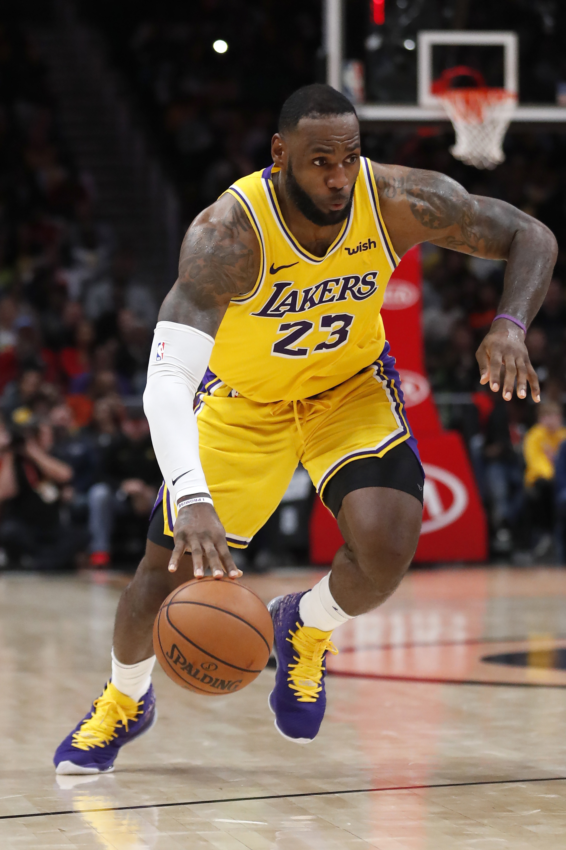 记者：拜仁、曼联有意巴莱巴，球员更希望留英超加盟红魔（曝拜仁曼联齐追巴莱巴 他更愿留英超投曼联）