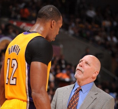 时隔34年维京队再夺挪超冠军，球迷冲入球场内疯狂庆祝（维京队暌违34年重夺挪超桂冠，球迷涌入球场狂欢）