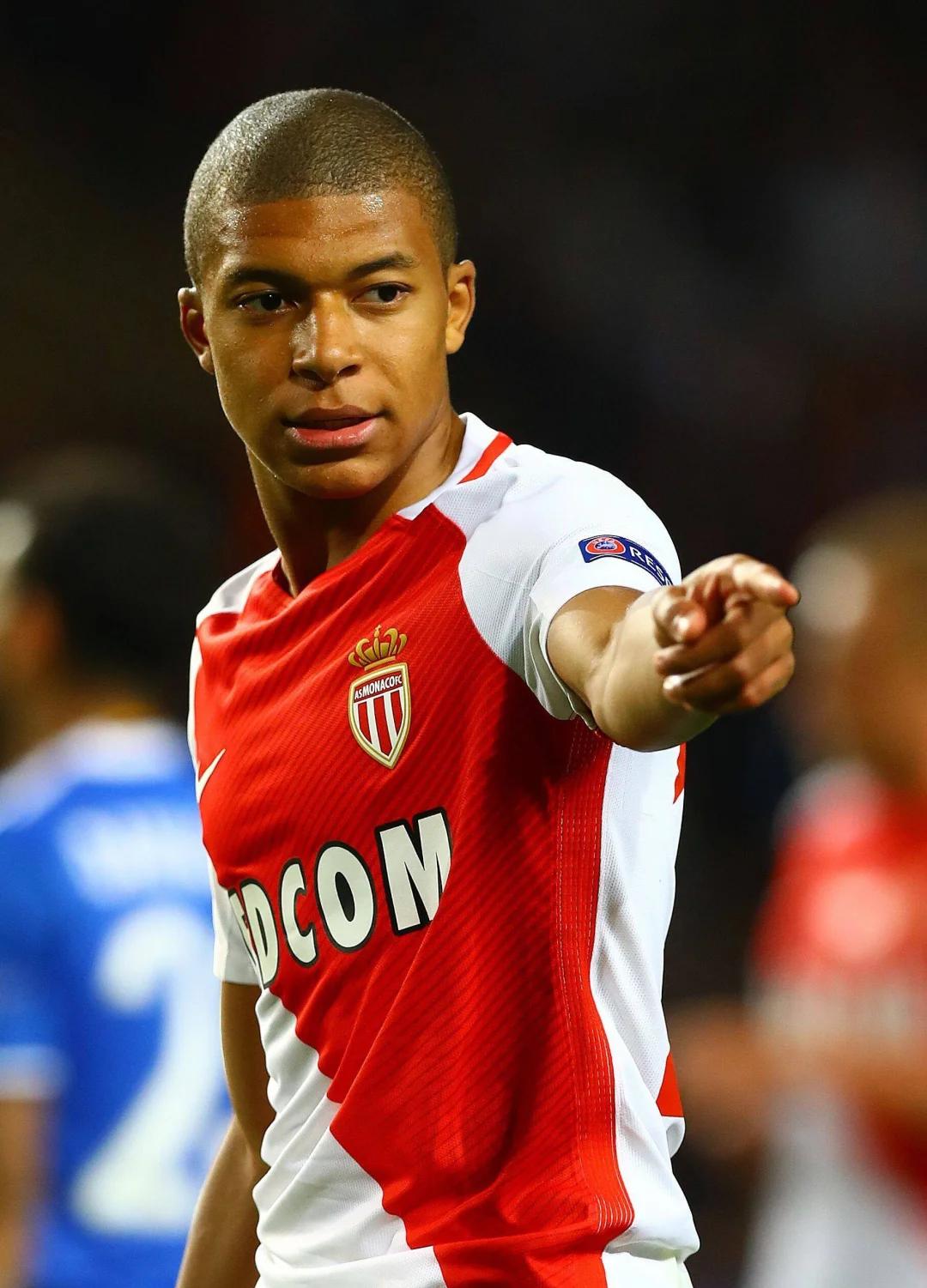 TA：虽然曼联在追求谢什科，但霍伊伦并未被直接告知要出售他（TA：尽管曼联有意谢什科，俱乐部并未直接告知霍伊伦将被出售）