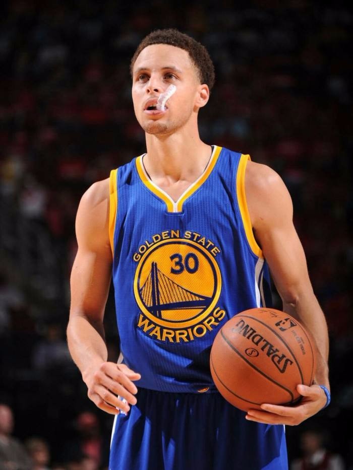 肖赧谈中超赛程安排：倒数第二轮不同时开球这一点就挺业余（肖赧评中超赛程：倒数第二轮未统一开球，显得很业余）