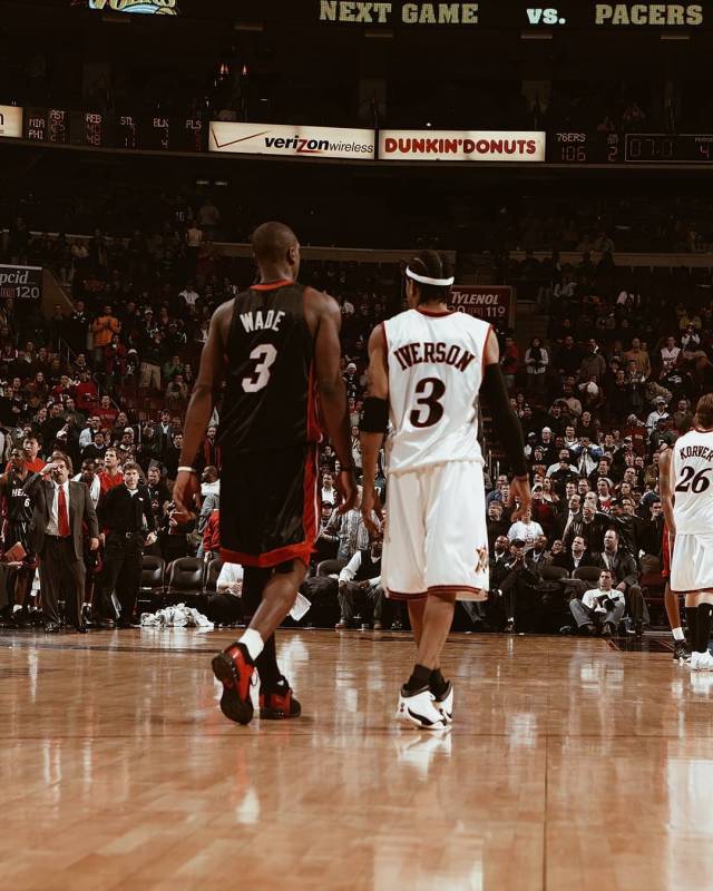 球迷：对方防他像空气一样（球迷：对手防他形同虚设）