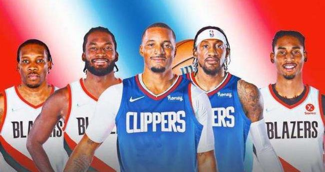 马丁内斯谈C罗肘击被罚下：那不是暴力行为，而是对挑衅的反应（马丁内斯：C罗肘击染红非暴力，只是对挑衅的回应）