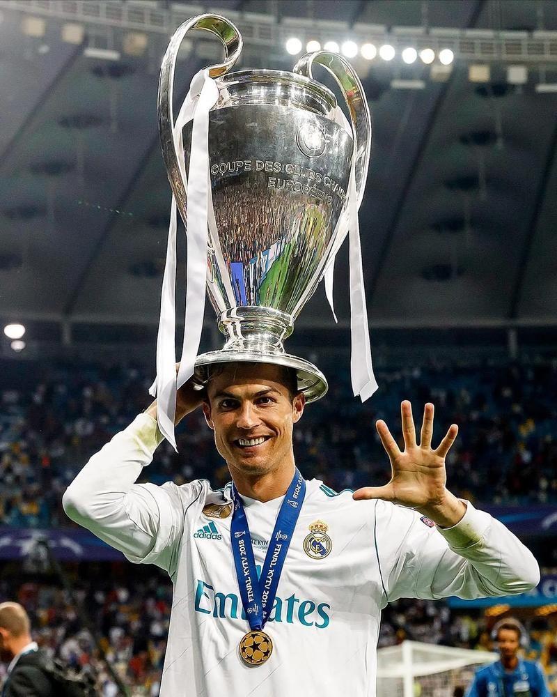 帽子戏法，莱万当选塞尔塔vs巴萨全场最佳（莱万戴帽，荣膺塞尔塔战巴萨全场最佳）