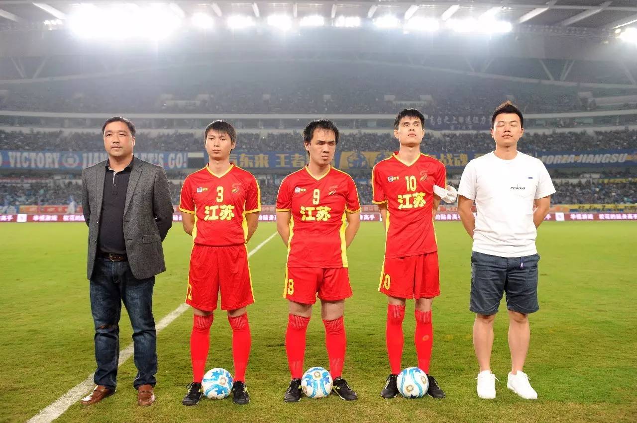 曼城斯特林末节进球助球队获胜（斯特林末段破门助曼城取胜）