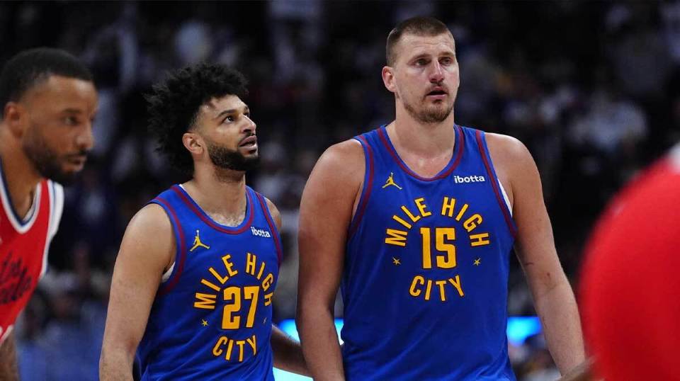 林诗栋：我没有让大家失望！胜利后亲吻胸前国旗（林诗栋：不负众望，取胜后深情亲吻胸前国旗）