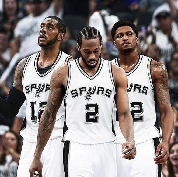 成都蓉城主帅徐正源获三年大合同，球队获亚冠资格，有望争夺双冠，球迷期待新赛季表现。（成都蓉城与主帅徐正源签三年长约，锁定亚冠席位冲击双冠，球迷热盼新赛季）