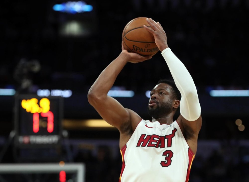 奥格斯堡vs勒沃库森：亚基奇、凯文-施洛特贝克首发，希克、霍夫曼出战（奥格斯堡迎战勒沃库森：亚基奇、凯文-施洛特贝克先发，希克、霍夫曼出战）