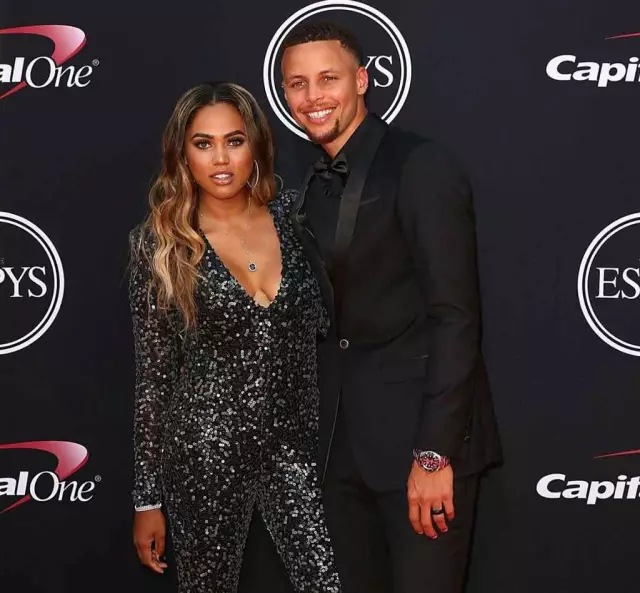 门将三连神扑救主，数据暴涨全网热议（门将三连神扑力挽狂澜，数据飙升引爆全网）