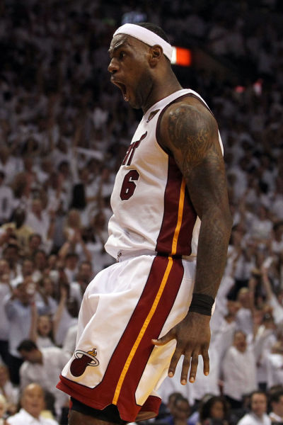 NBA战报：哈登55分创快船队史新高，快船131-116轻取黄蜂（快船131-116击败黄蜂，哈登55分刷新队史纪录）