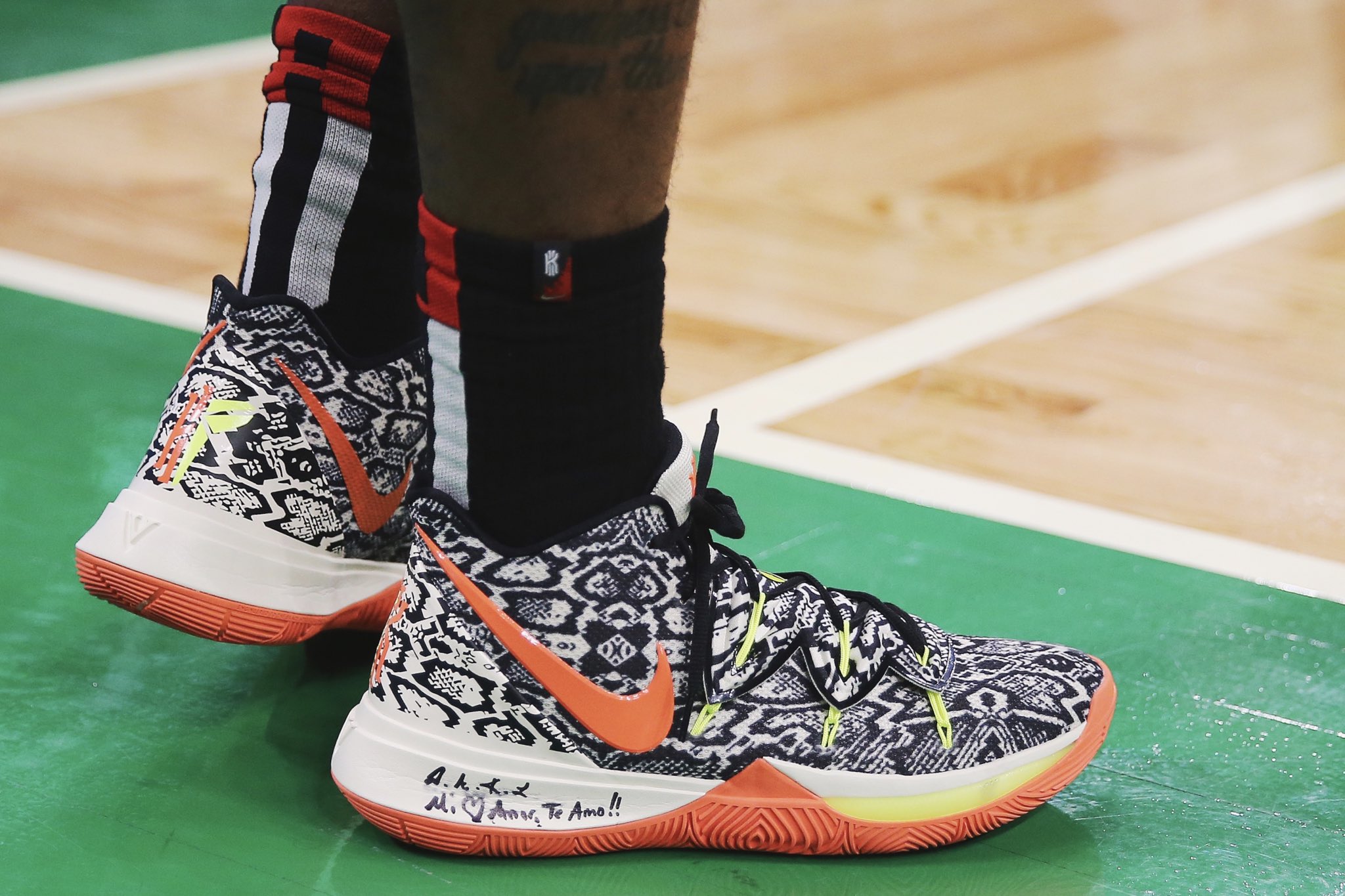 斯通斯伤情未明，曼城欧冠遭遇防线轮换危机（斯通斯伤势成疑，曼城欧冠防线轮换告急）